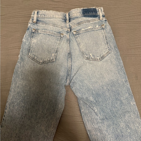 Abercrombie&Fitch Ultra High Rise 90s Straight Jean - Picture 2 of 9